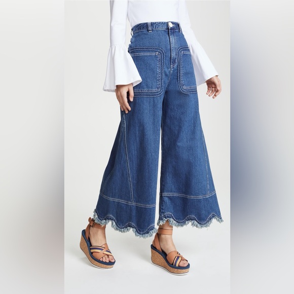 See By Chloe Dark Blue Flare Jeans Size XS/IT34 in Excellent condition.
